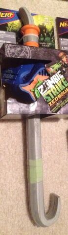 Ficheiro:CrowbarHammerCombatKit.jpg