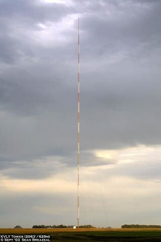 File:KVLY-TV mast.jpg