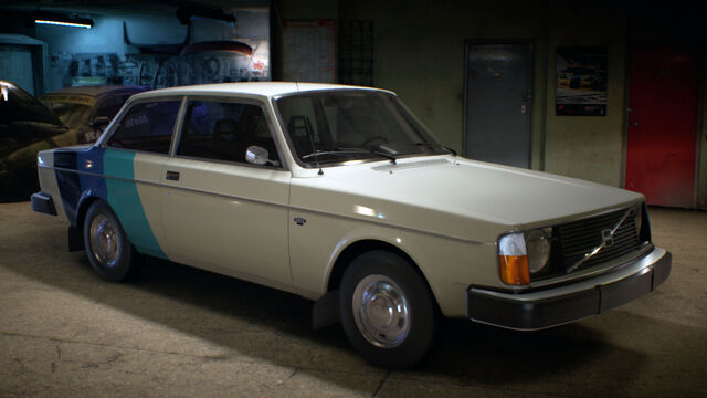 File:NFS2015Volvo242DLWrap2Garage.jpg