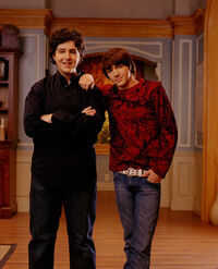 600full-drake-&-josh-photo.jpg