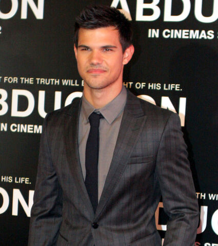 File:Taylor Lautner.jpg