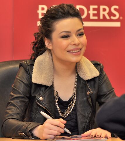 File:MirandaCosgrove-001.jpg