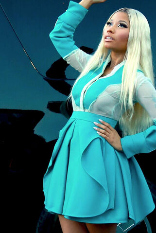 File:NICKI MINAJ BITCH!!.jpg