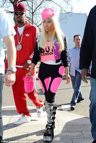 File:Nicki-Minaj-Leaves-London.jpg