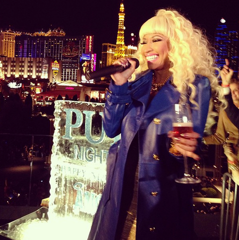 File:Nicki at pure 6.png