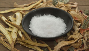 426509-camphor