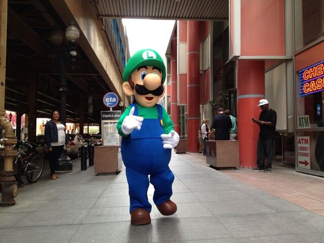 File:Luigi2013Chicago8.jpg