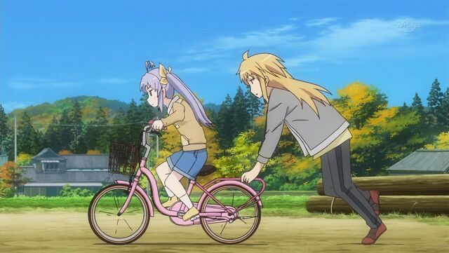 File:Renge Kaede Bike Practice.jpg