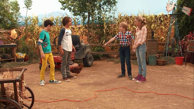 File:NRDD S03E20 Chicken Farm.jpg