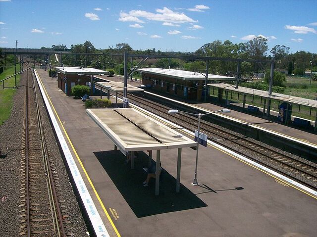 File:RootyHillStation.jpg