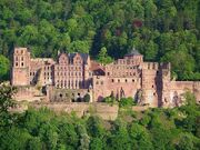 798px-Heidelberg-Schloß
