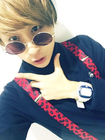 File:Chika selca glasses.jpg