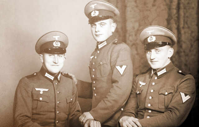 Datei:August oelfke armee 5.jpg