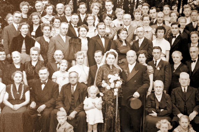 Datei:Tante margarethe onkel willi.jpg