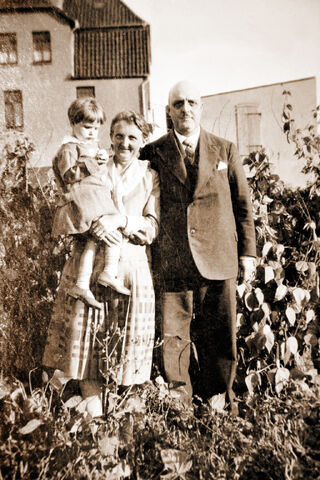 Datei:Mimi hartz familie.jpg