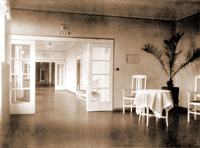 Datei:Kreiskrankenhaus innen.jpg