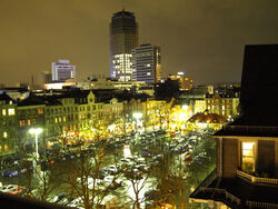 Wilhelmsplatz bei Nacht
