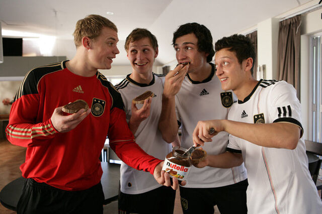 File:Mesut-ozil-with-german-teammates-national-team-nutella-funny.jpg