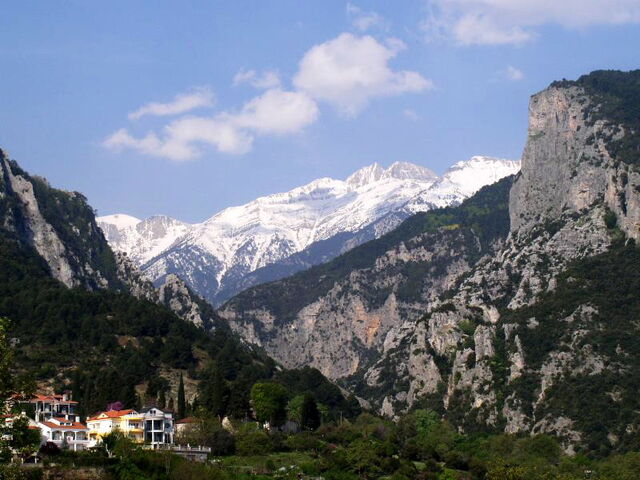 File:Olympus Litochoro.jpg