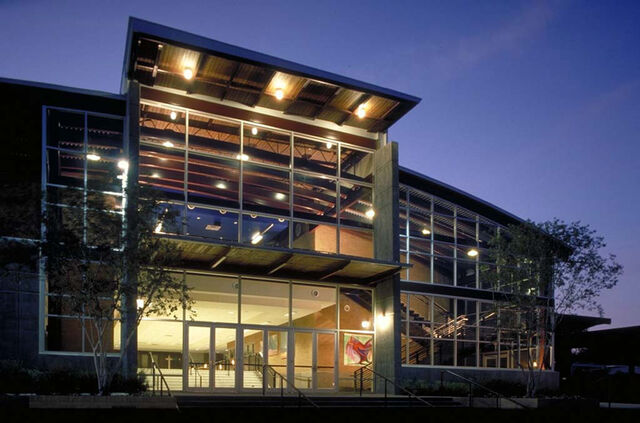 File:MalmoBuilding.jpg