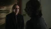 Shot 1x17 Gold Regina.png