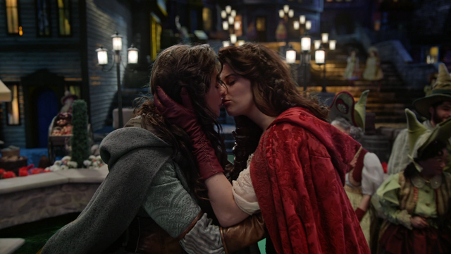 Fichier:5x18 Dorothy Gale Ruby Chaperon Rouge baiser.png