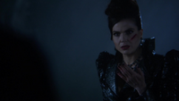 6x10 Reine Regina Sérum Dissociée blessure incompréhension Emma Swan dos
