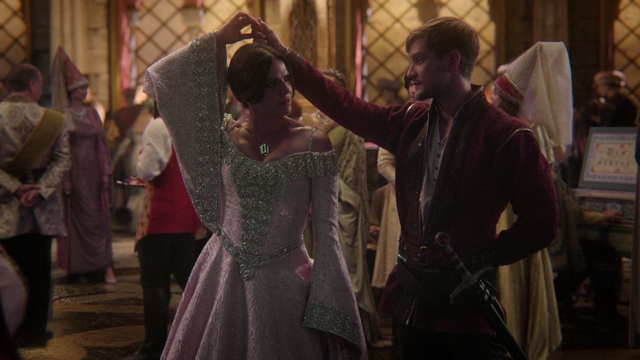 Fichier:5x02 Bal Camelot Regina Perceval discussion.png