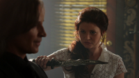 4x03 M. Gold Belle French dague du Ténébreux boutique d'antiquités Storybrooke