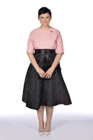 Fichier:Ginnifer Goodwin season 4 premiere.png