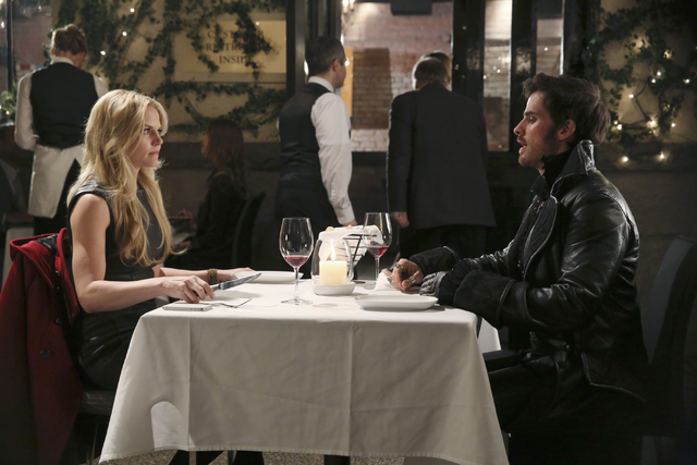 Fichier:3x12 Emma Killian Jones Crochet dîner romantique New York.png