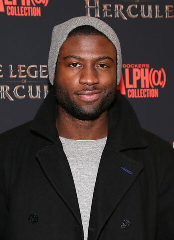 Fichier:Sinqua+Walls+Legend+Hercules+Premieres+NYC+QiNVPqFsSlFl.jpg