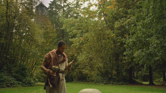 Fichier:5x07 Merlin tour Royaume Camelot forêt enchantée arbres création apparition naissance magique.png