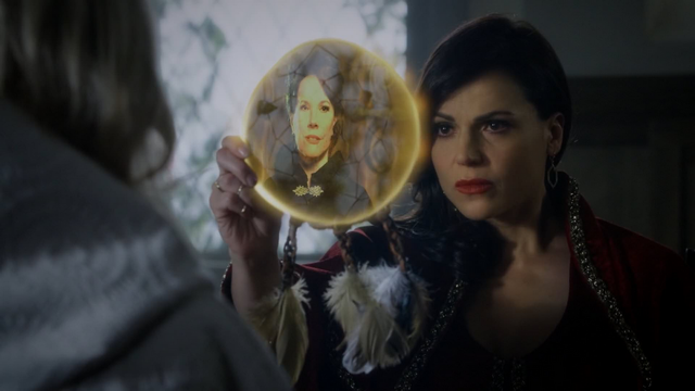 Fichier:5x05 souvenir attrape-rêves Regina Mills Emma Swan décès assassinat mort Daniel Colter Cora.png