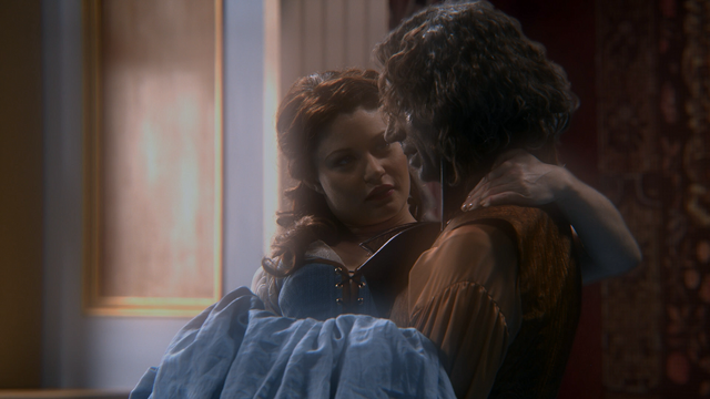 Fichier:1x12 Belle Rumplestiltskin sauvée regard sourire.png