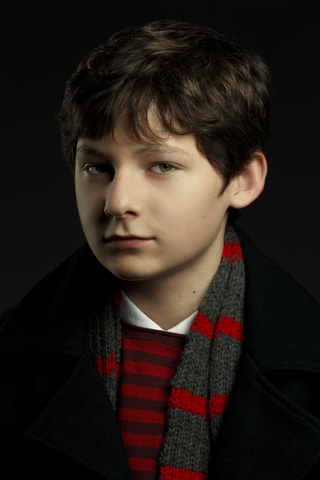 Fichier:Henry Mills Promo Saison 3 Partie 2 Face (1).png