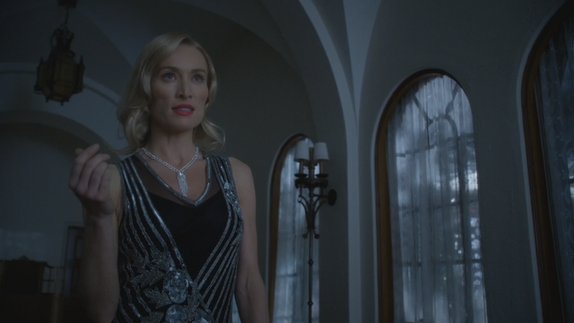 Fichier:4x18 Cruella d'Enfer ordre don de persuasion attaque meurtre.png