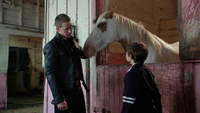2x05 David Nolan Henry Mills cheval étalon.png