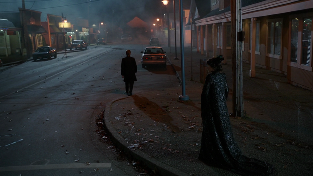 Fichier:6x17 Fée Noire nuit Storybrooke M. Gold rues ruelles.png