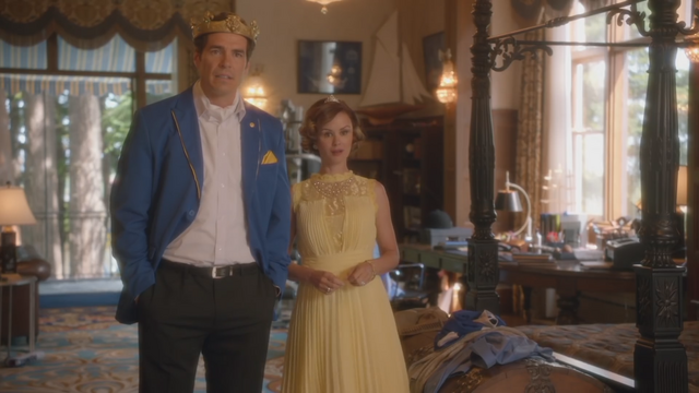 Fichier:Disney Descendants Roi Bête Reine Belle chambre.png