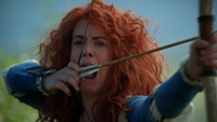 5x06 Merida flèche arc sauver frères prisonniers clans.png