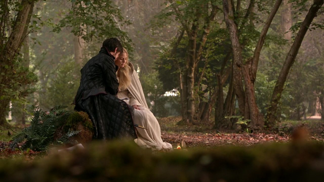 Fichier:5x08 Emma Swan Killian Jones flamme de Prométhée allumée forêt calédonienne réussite.png