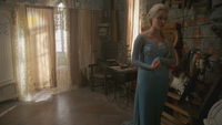 4x01 Anna Elsa Reine des Neiges grenier château Arendelle détails cérémonie mariage fiancé Kristoff.png