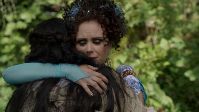Fichier:6x07 Fée Bleue Reul Ghorm Blanche-Neige départ tristesse accolade étreinte.png