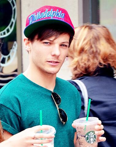File:Louis-tomlinson-1373825057.jpg