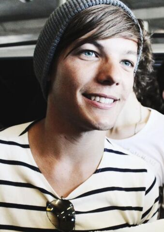 File:Louis-tomlinson-1373991330.jpg