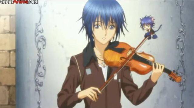File:Ryou playing is violine.jpg