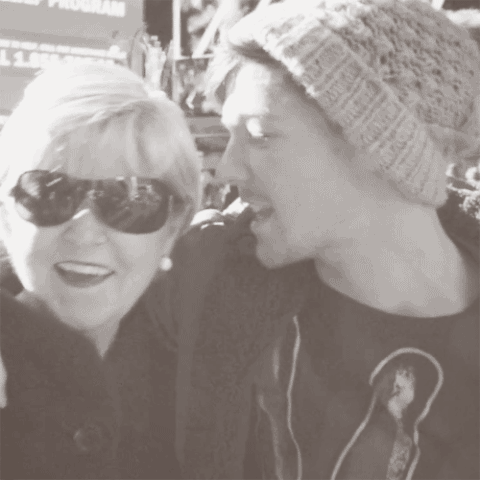 File:Tumblr mijwgeCTkQ1rhqgq2o1 500.gif