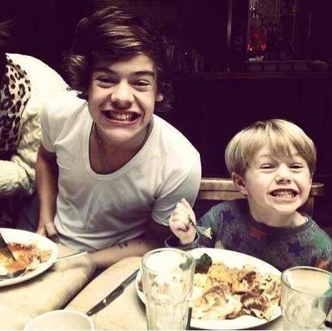 File:HARRY CUTE.jpg