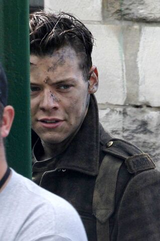 File:Harry-Styles-filming-Dunkirk (2).jpg